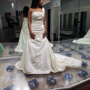 Pronovias wedding gown